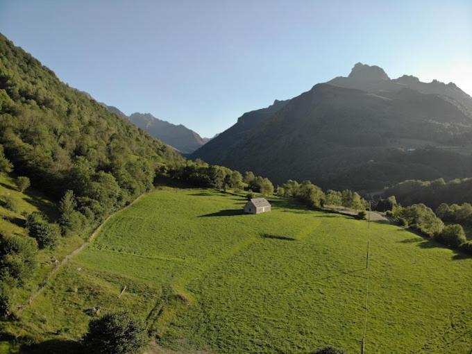 Aux D'Estaing Croises, Gite De Montagne Accessible A Tous Exteriör bild