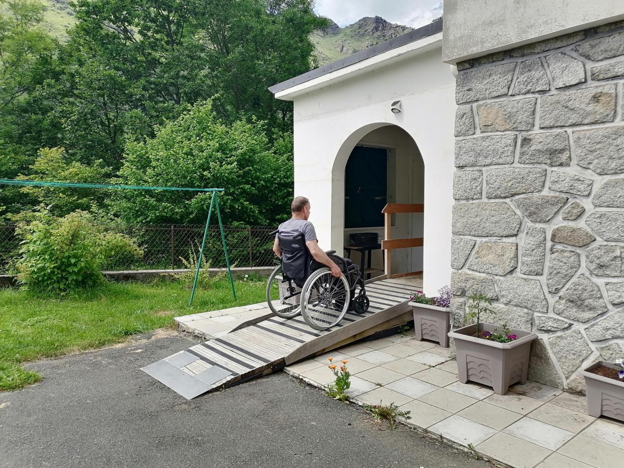 Aux D'Estaing Croises, Gite De Montagne Accessible A Tous Exteriör bild